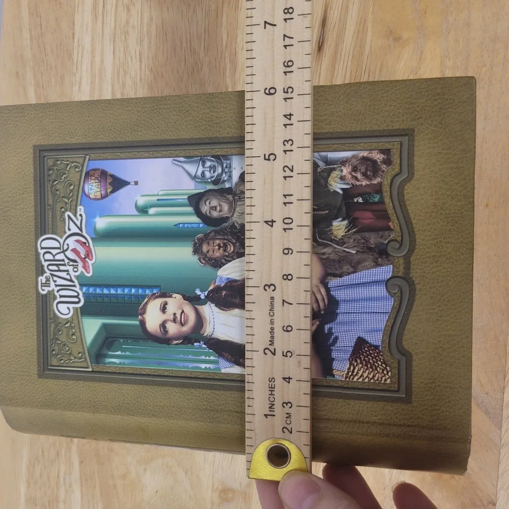 MasterPieces Wizard of Oz Emerald City 300 Piece Jigsaw Puzzle Book Box